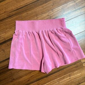 Sweaty Betty Sand Wash Cloudweight Shorts – Pink